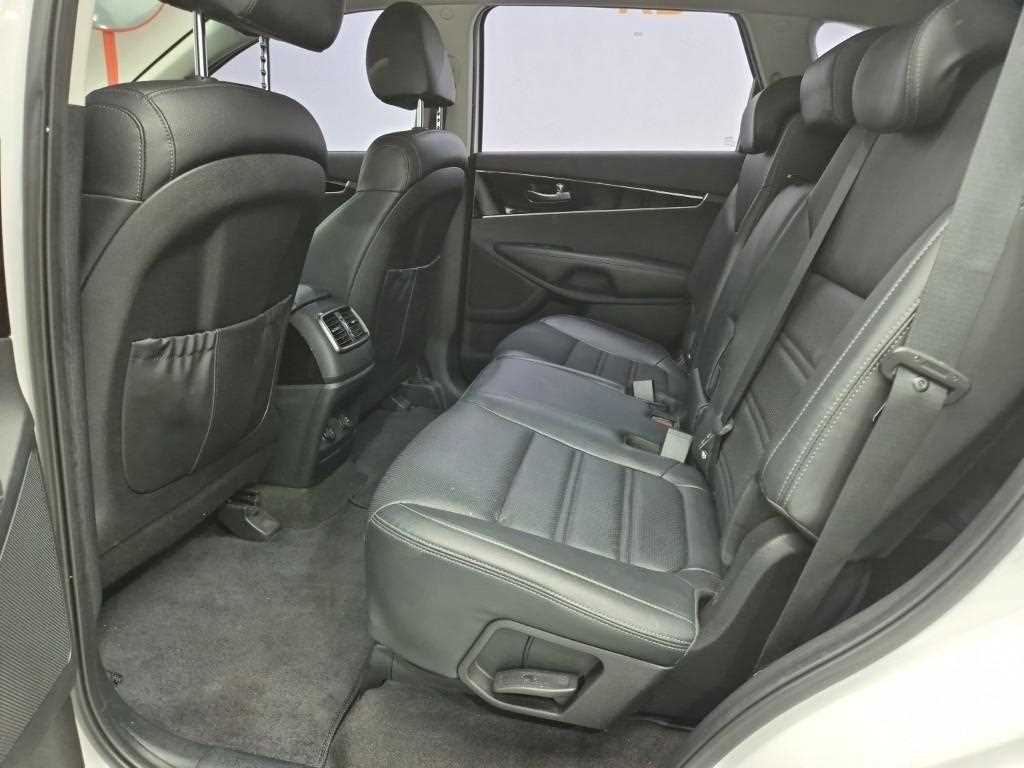 KIA Sorento - Vista 12