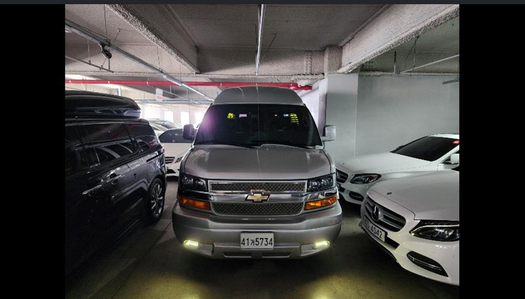 Chevrolet Express van - Vista 10