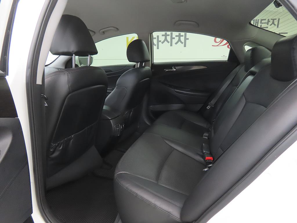 HYUNDAI Sonata - Vista 6