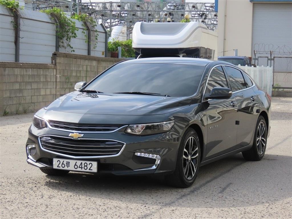 Chevrolet Malibu - Vista 3