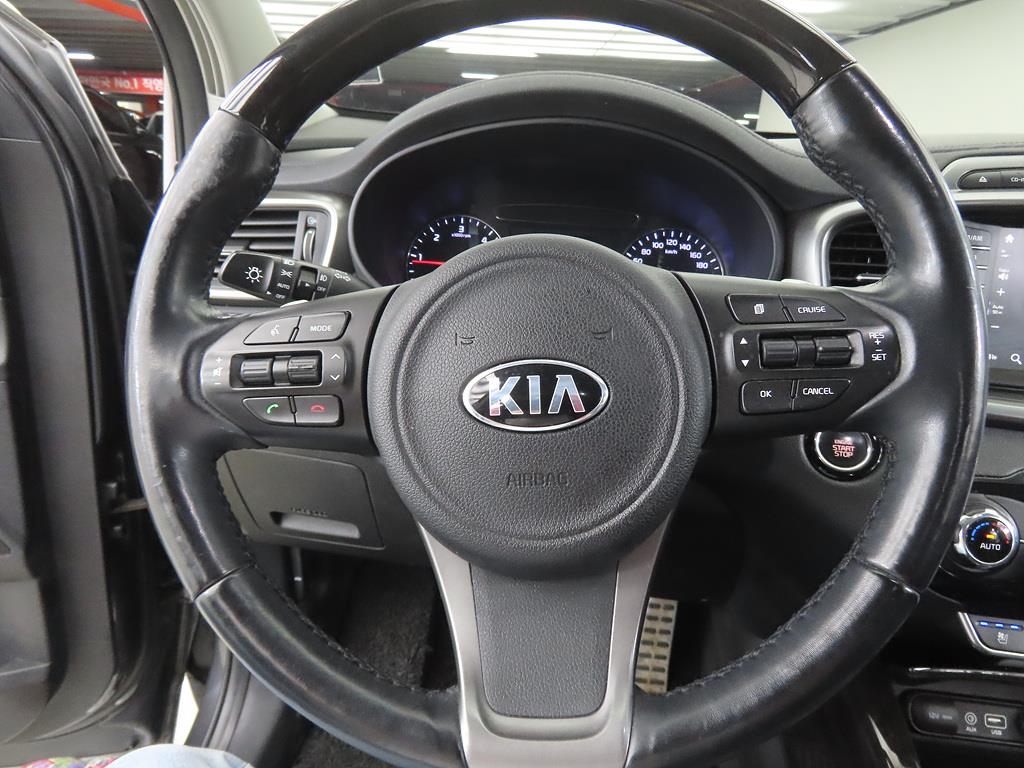 KIA Sorento - Vista 8
