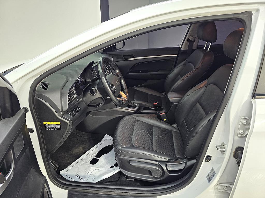 HYUNDAI Avante - Vista 8