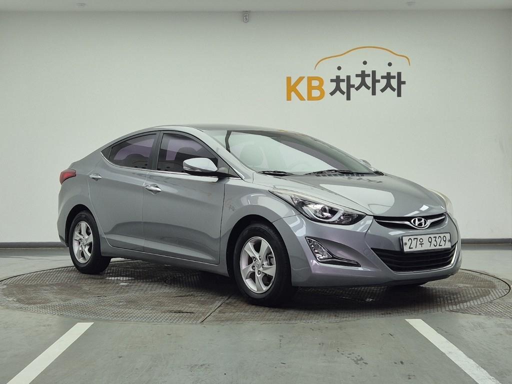 HYUNDAI Avante - Vista 2