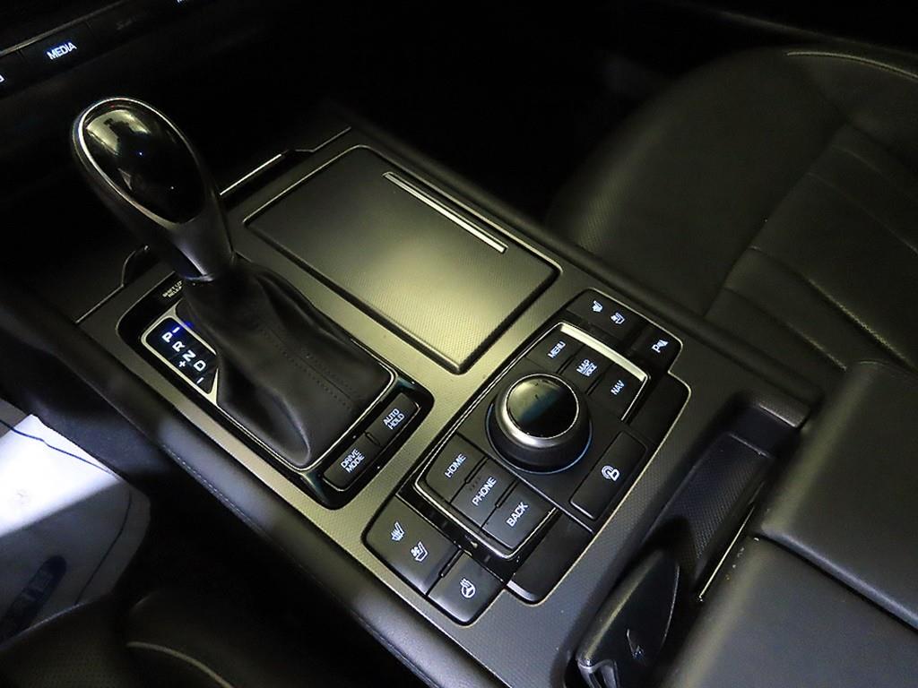 HYUNDAI Genesis - Vista 12