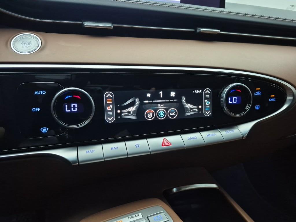 Genesis GV70 - Vista 10