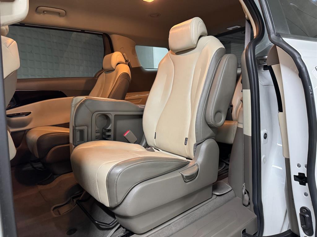 KIA Carnival - Vista 7