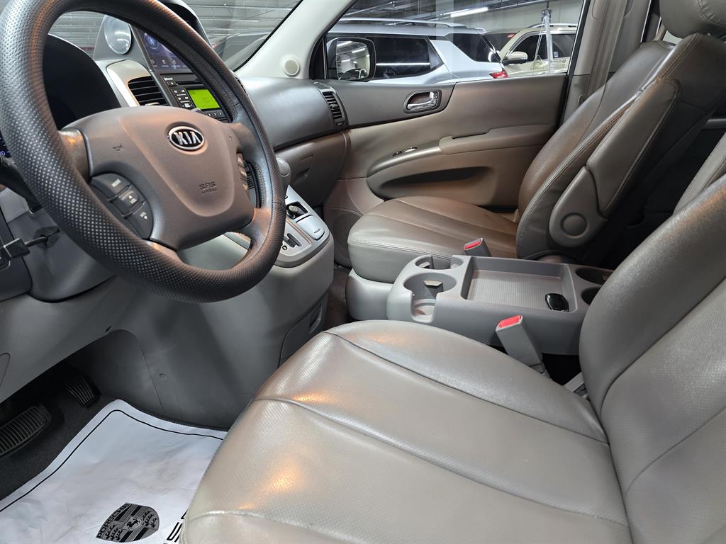KIA Carnival - Vista 6