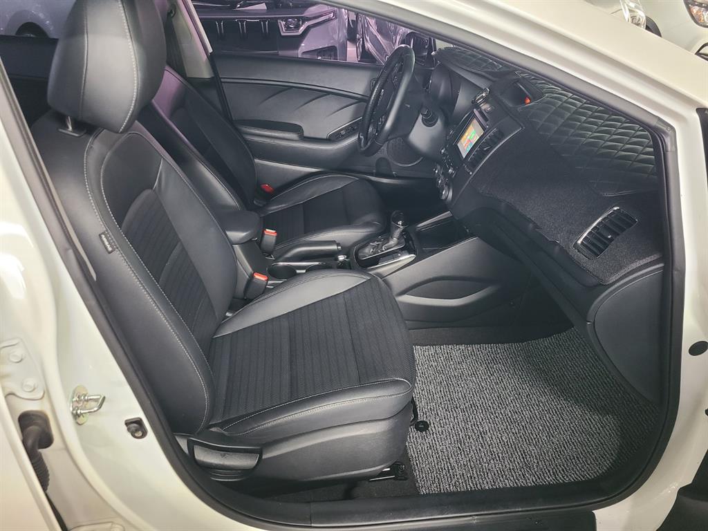 KIA K3 2018 Blanco - Importación desde Corea - HF Imports Iquique - Foto 14