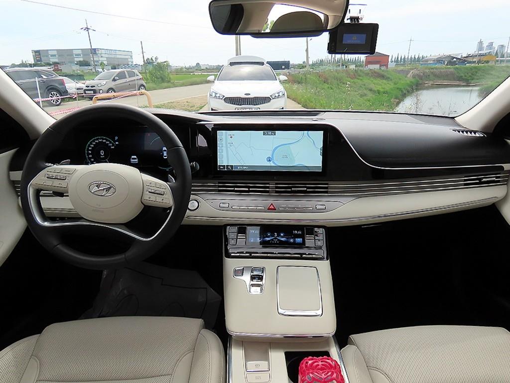HYUNDAI Grandeur - Vista 9