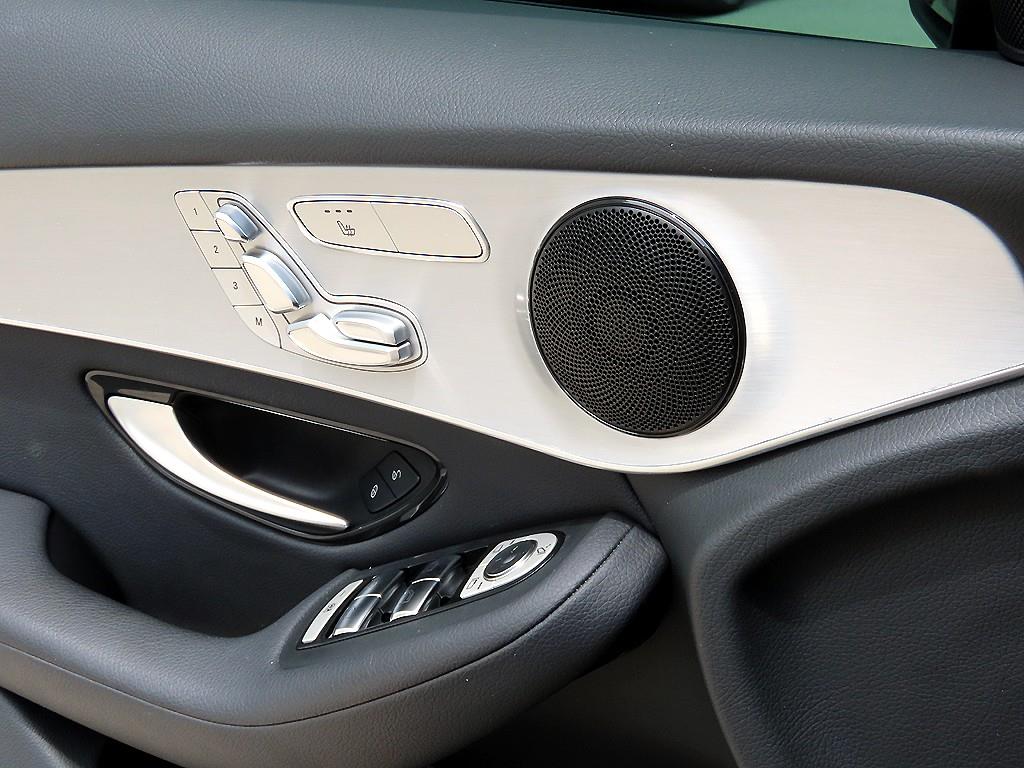 Mercedes Benz GLC Class - Vista 11
