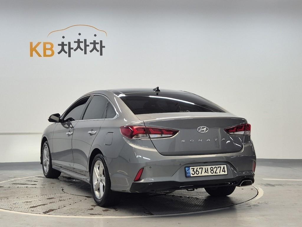 HYUNDAI Sonata - Vista 2