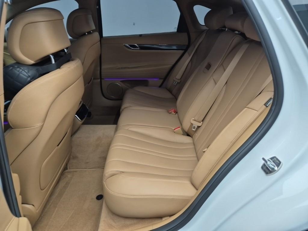 Genesis G80 - Vista 12