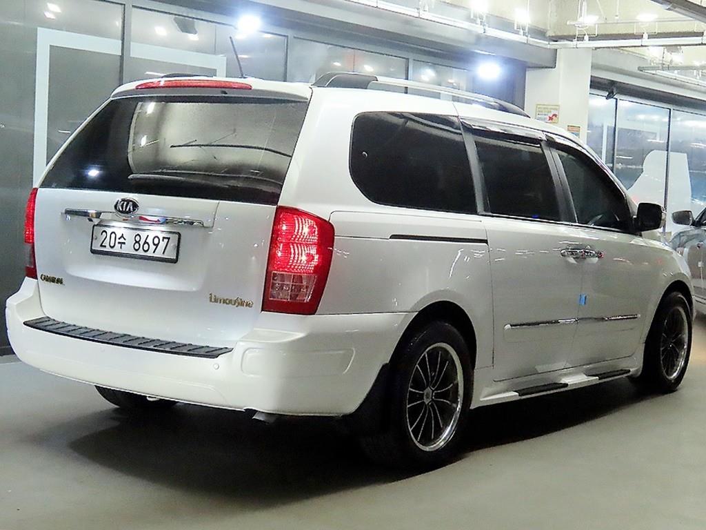 KIA Carnival - Vista 4