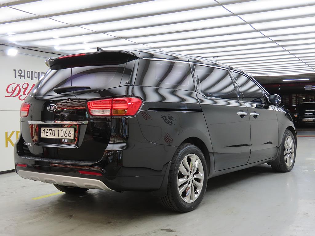 KIA Carnival - Vista 4
