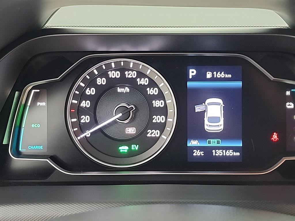 HYUNDAI Ioniq - Vista 8