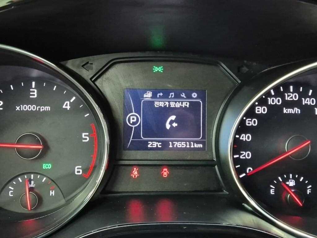 KIA Carnival - Vista 6