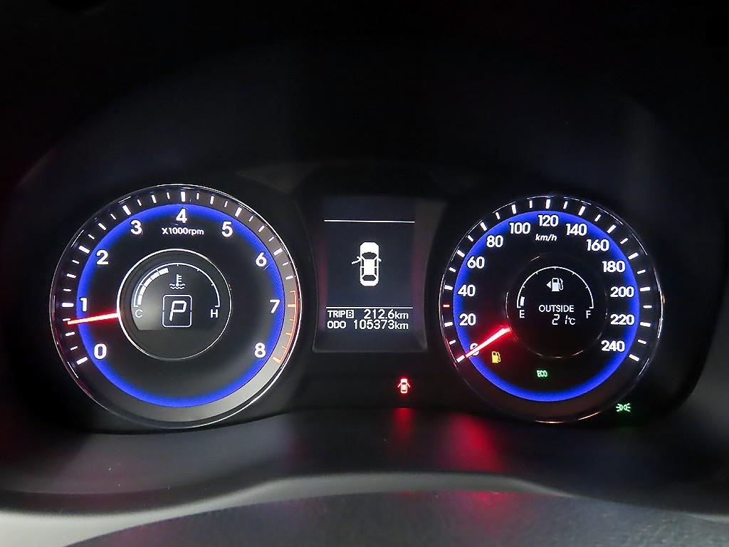 HYUNDAI i40 - Vista 8