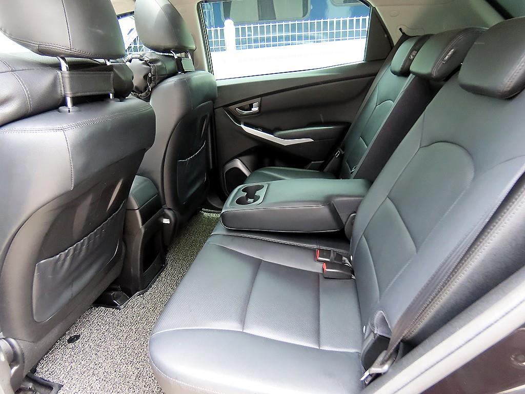Ssangyong Korando - Vista 6