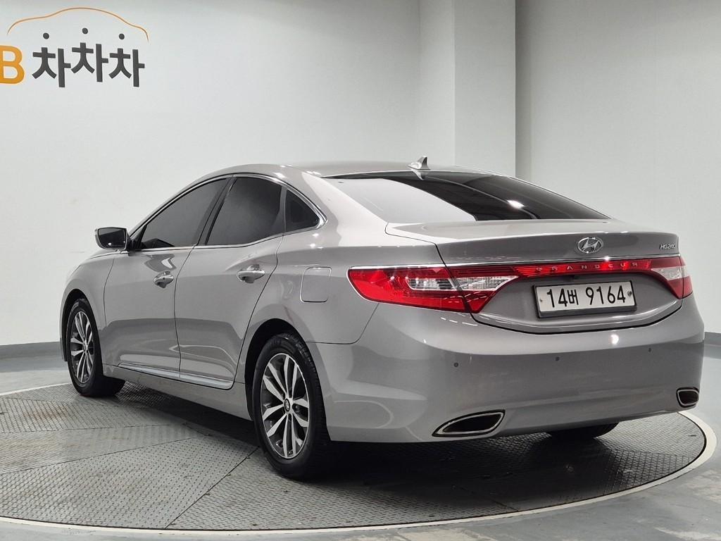 HYUNDAI Grandeur - Vista 2