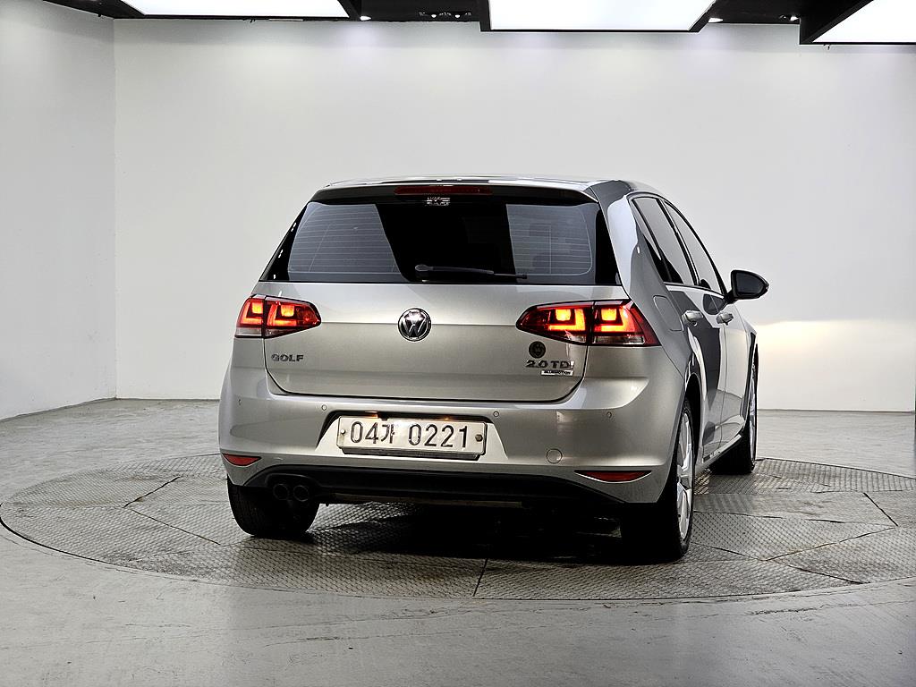 Volkswagen Golf - Vista 3