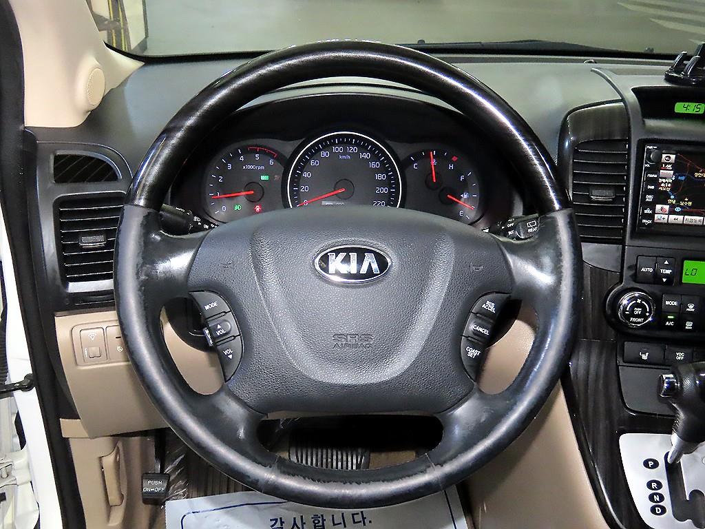 KIA Carnival - Vista 8