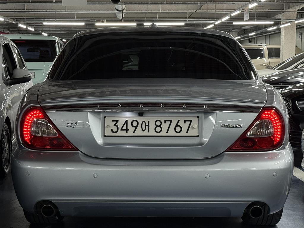 Jaguar XJ - Vista 4