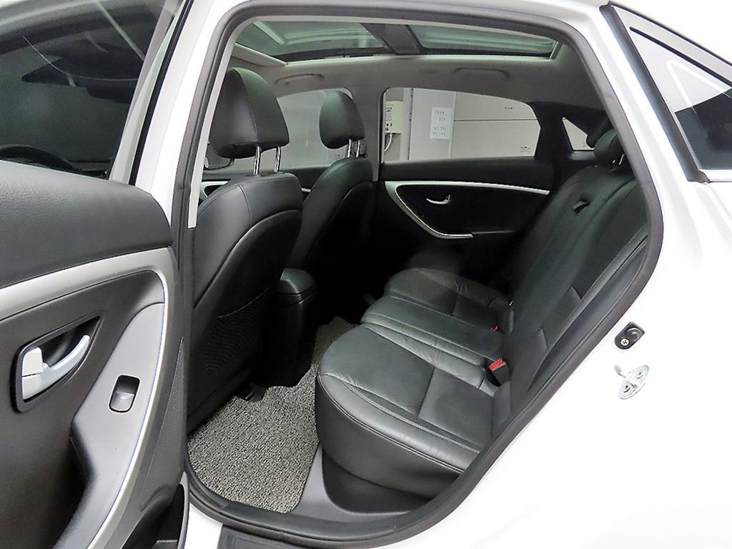 HYUNDAI i30 - Vista 6