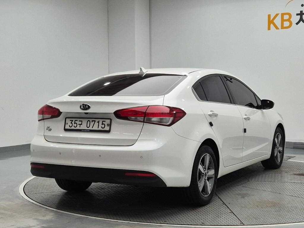 KIA K3 - Vista 3