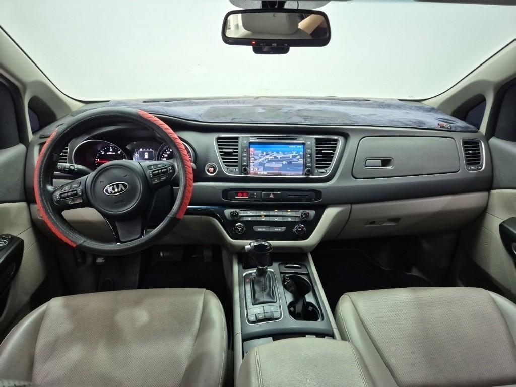 KIA Carnival - Vista 7