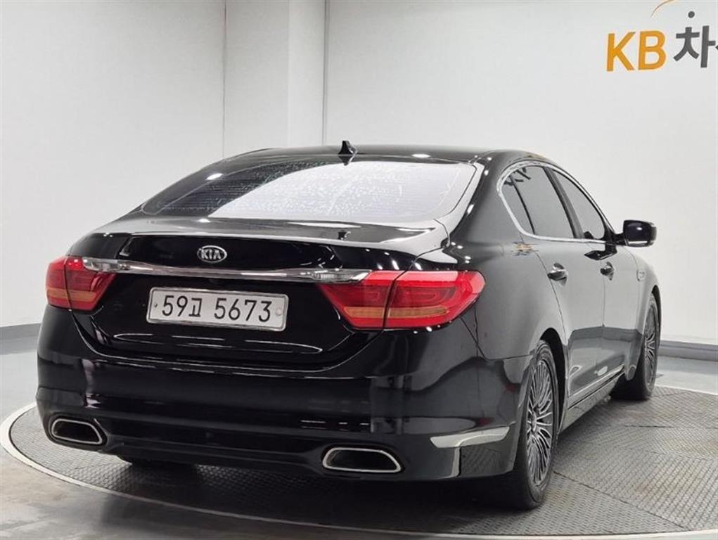 KIA K9 - Vista 4