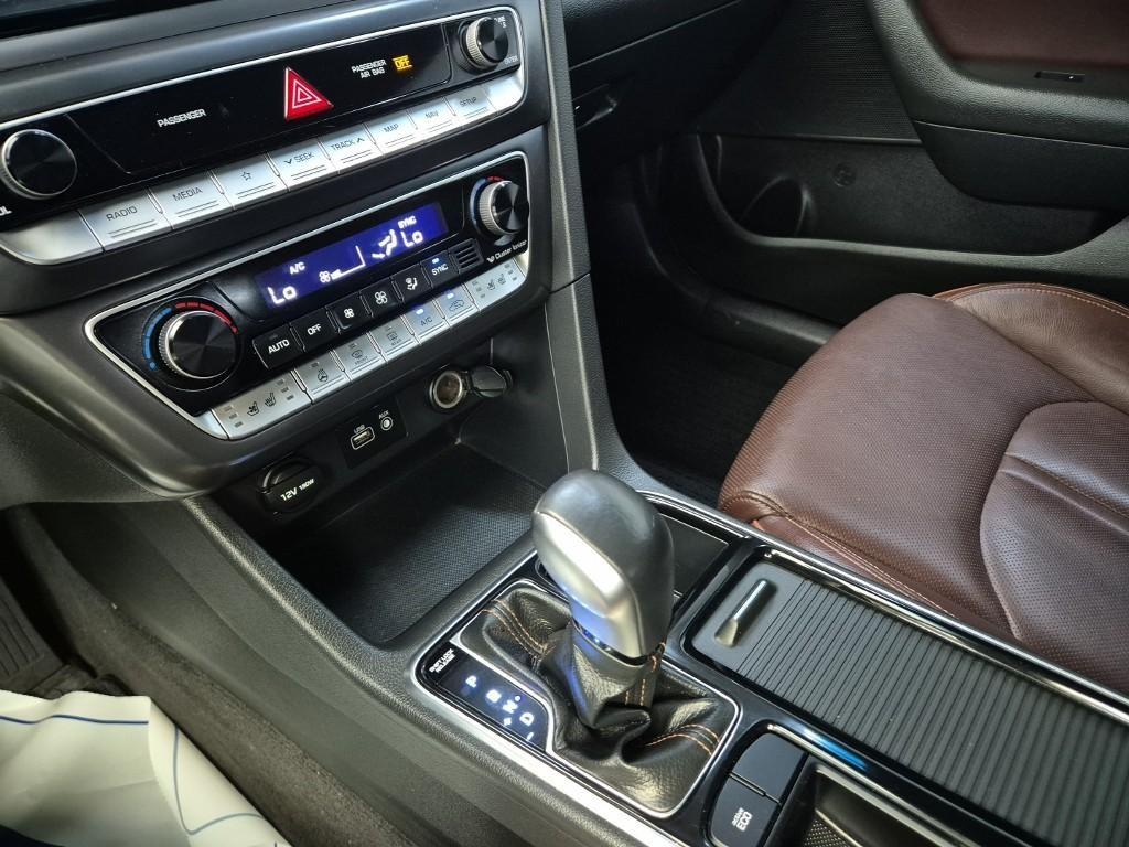 HYUNDAI Sonata - Vista 8