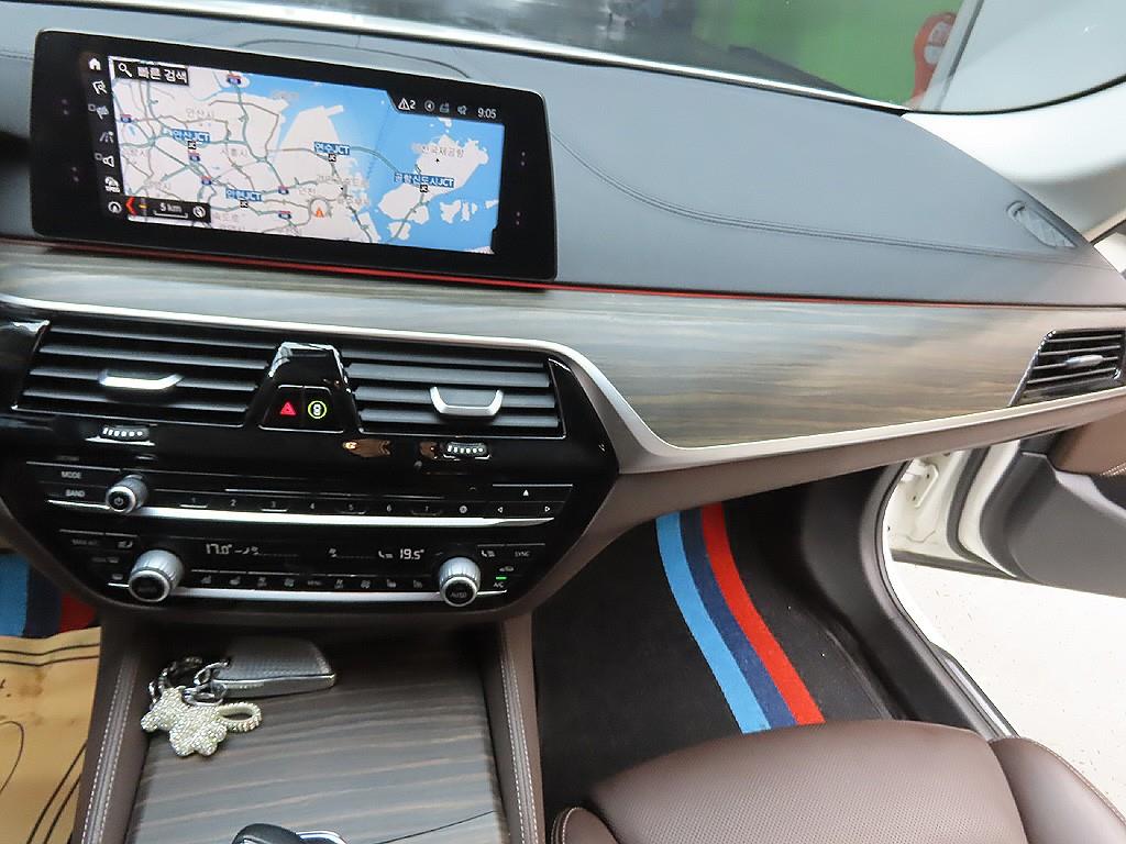 BMW 5 Series 2018 Blanco - Importación desde Corea - HF Imports Iquique - Foto 13