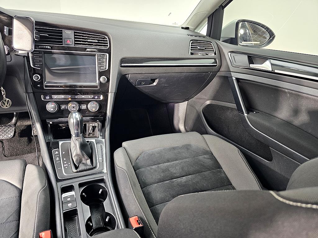Volkswagen Golf - Vista 10