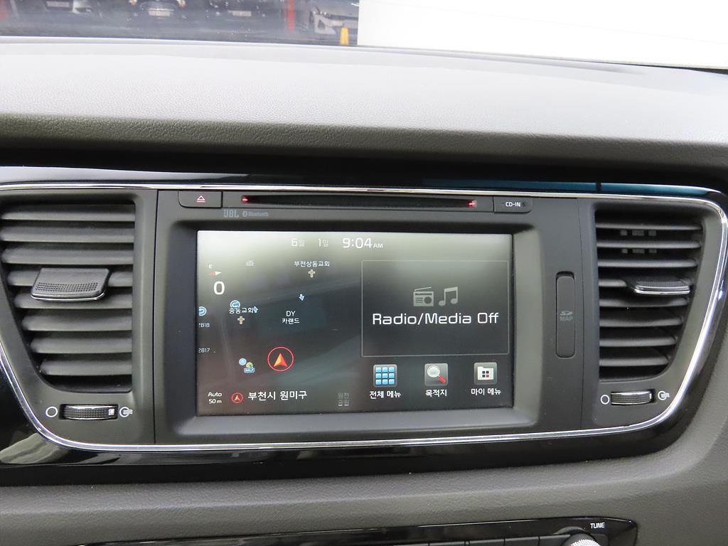 KIA Carnival - Vista 12