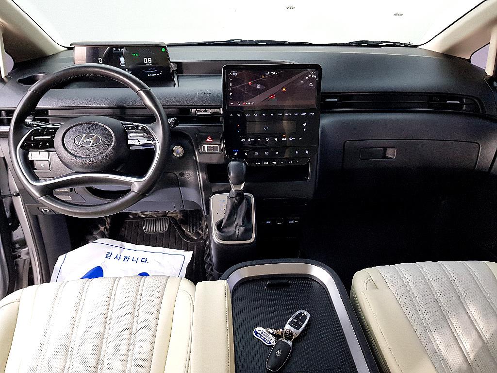 HYUNDAI Staria - Vista 5