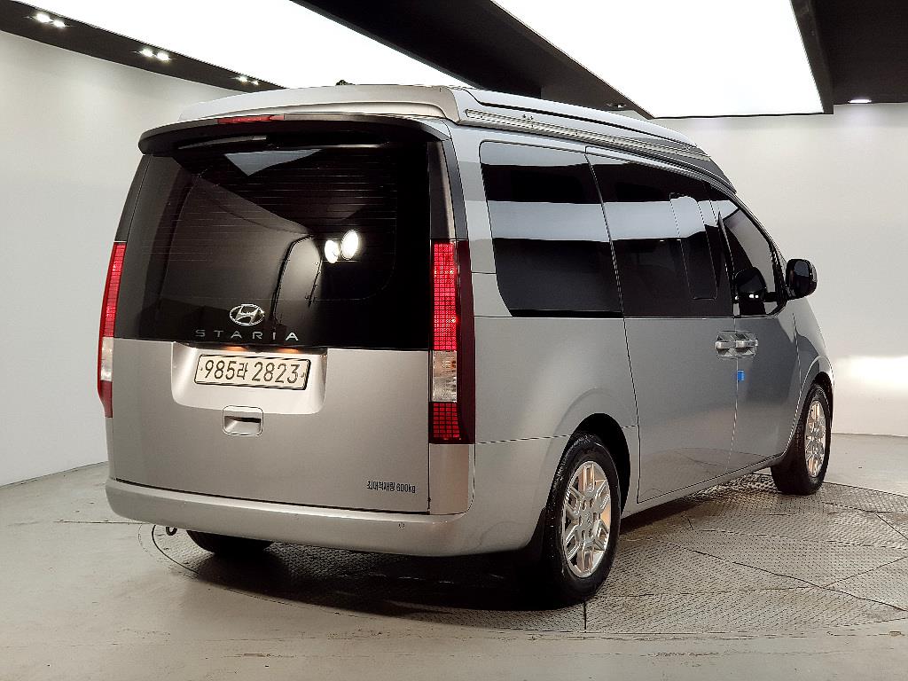 HYUNDAI Staria - Vista 4