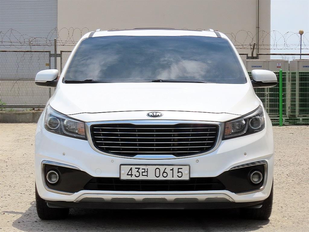 KIA Carnival 2016 Blanco - Importación desde Corea - HF Imports Iquique - Foto 1