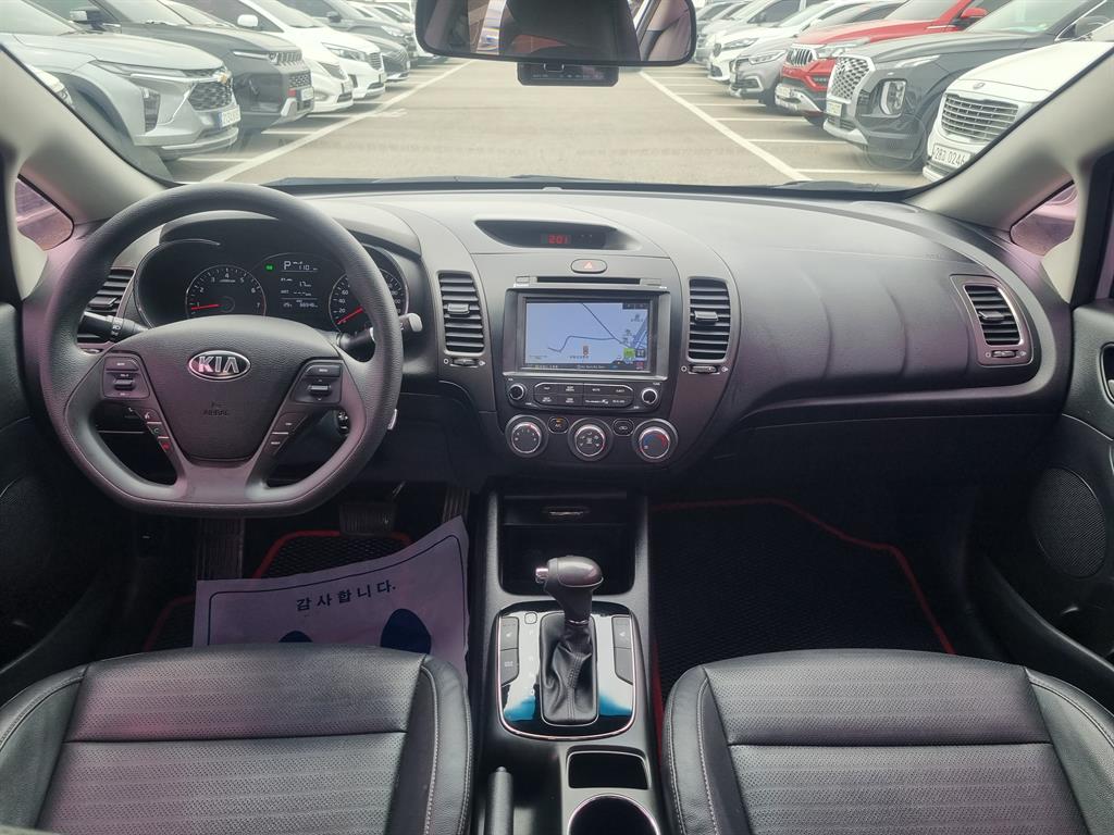 KIA K3 - Vista 8
