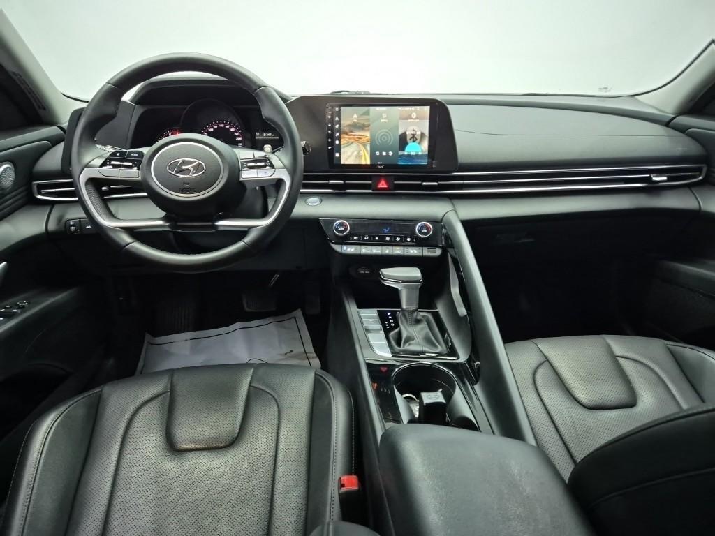 HYUNDAI Avante - Vista 5