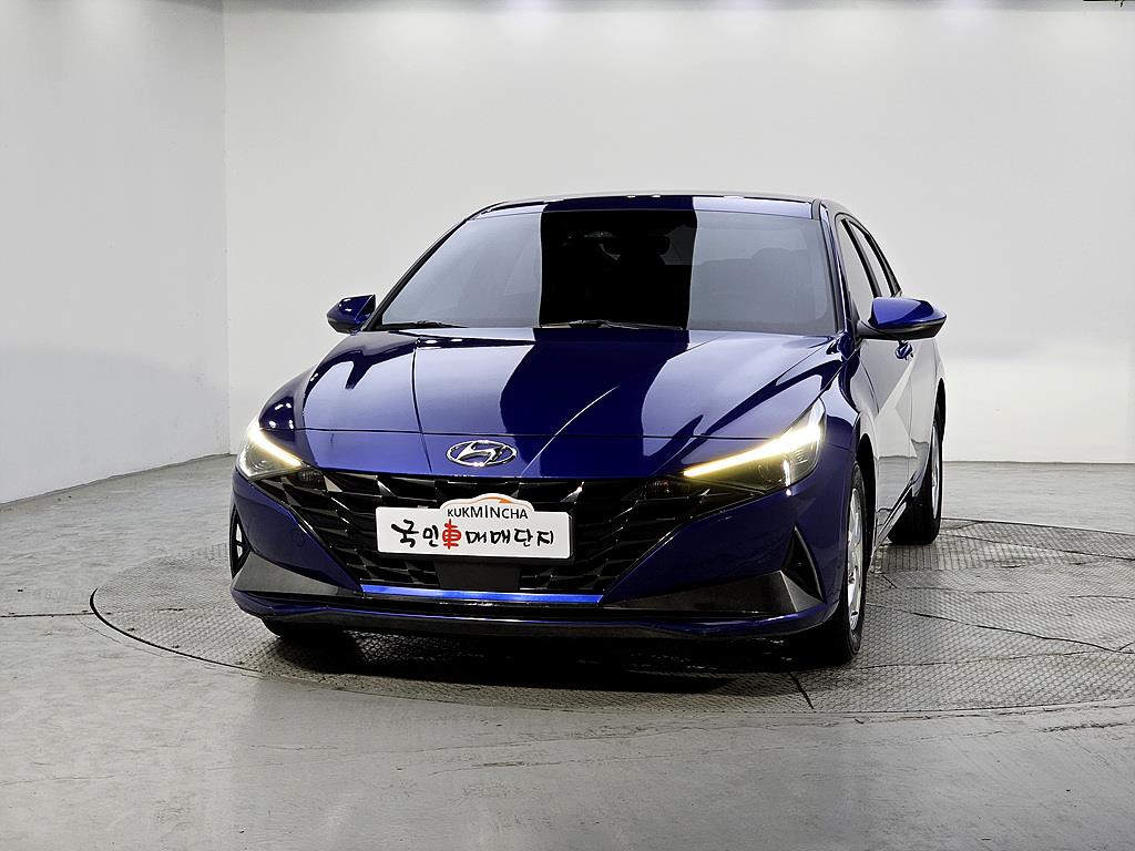HYUNDAI Avante - Vista 2