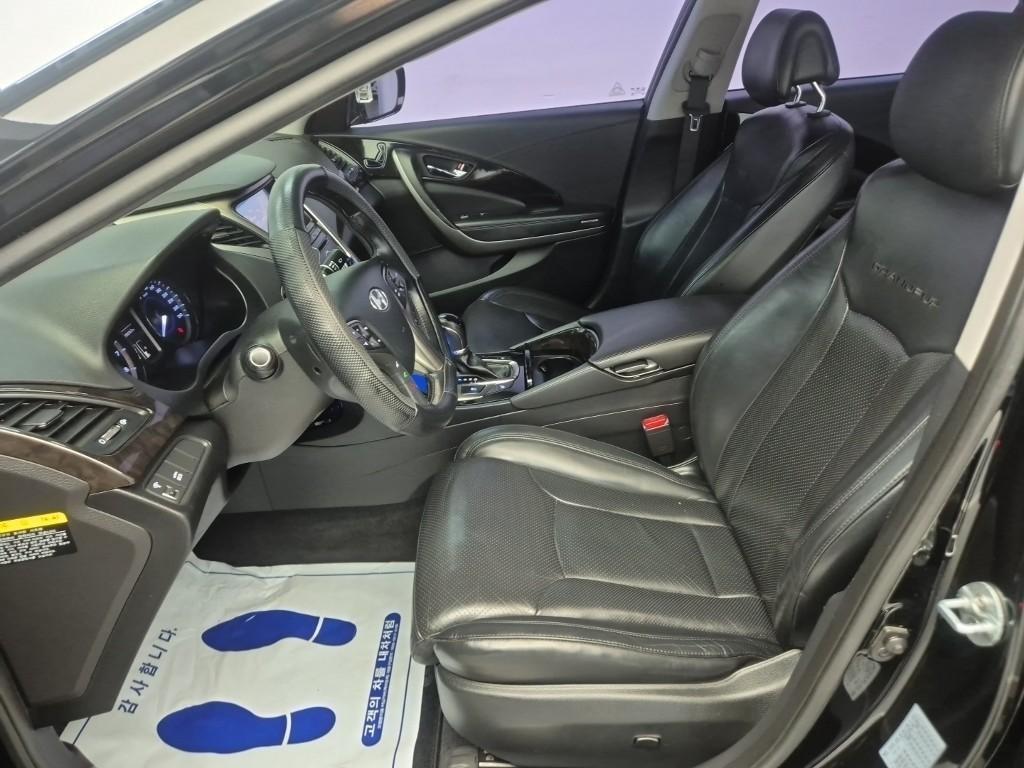 HYUNDAI Grandeur - Vista 11