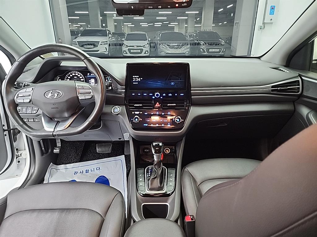 HYUNDAI Ioniq - Vista 12
