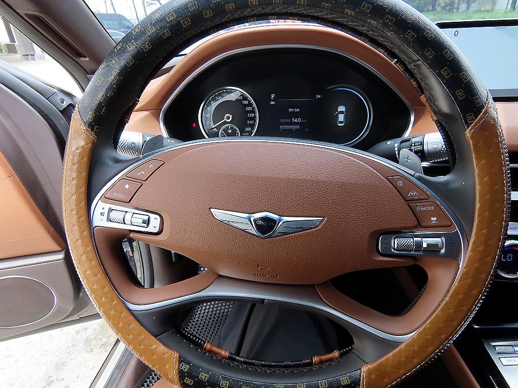 Genesis G80 - Vista 8