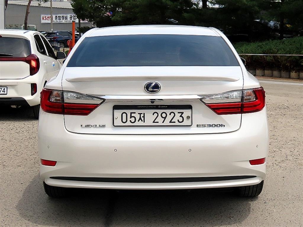 Lexus ES - Vista 4