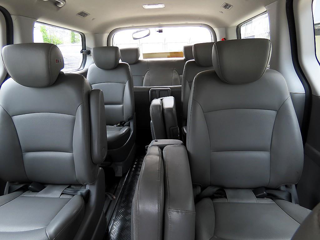 HYUNDAI Starex - Vista 7