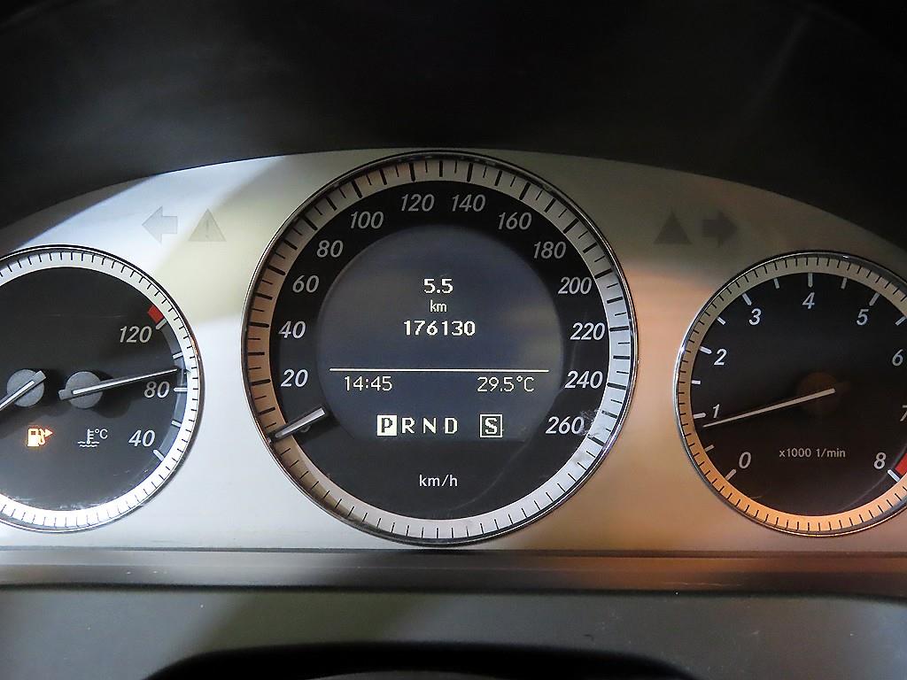 Mercedes Benz C Class - Vista 9
