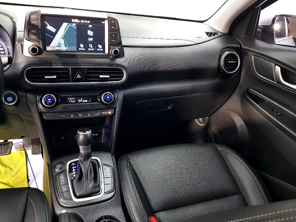 HYUNDAI Kona - Vista 10