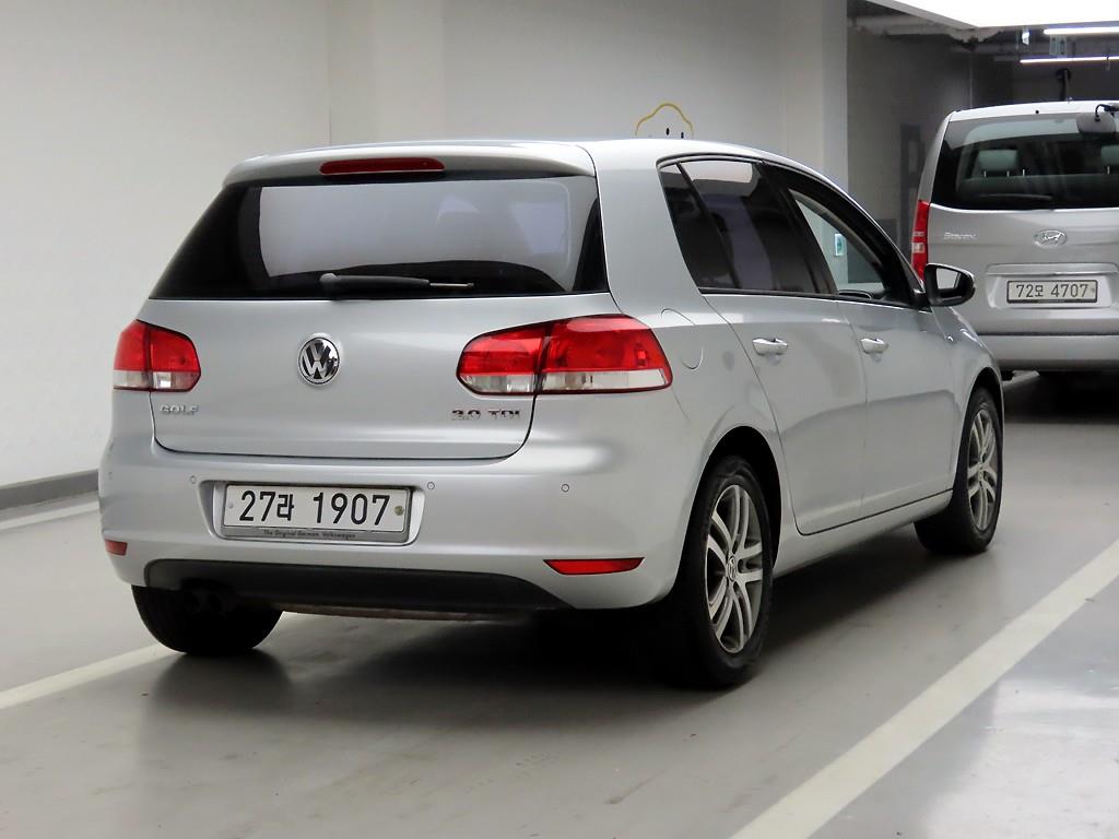 Volkswagen Golf - Vista 4