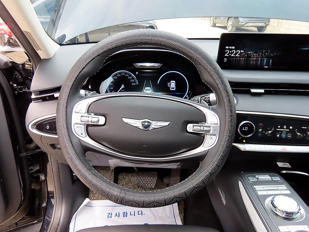 Genesis GV70 - Vista 8
