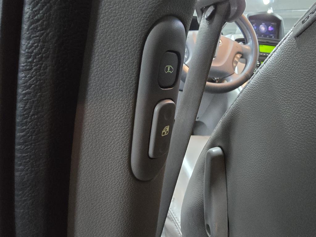 KIA Carnival - Vista 8